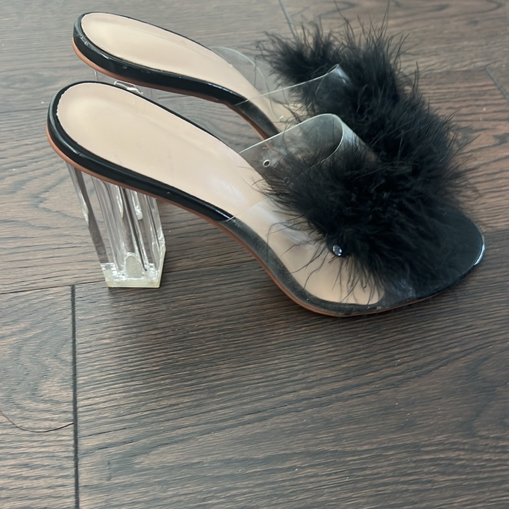 Feather heel sandles